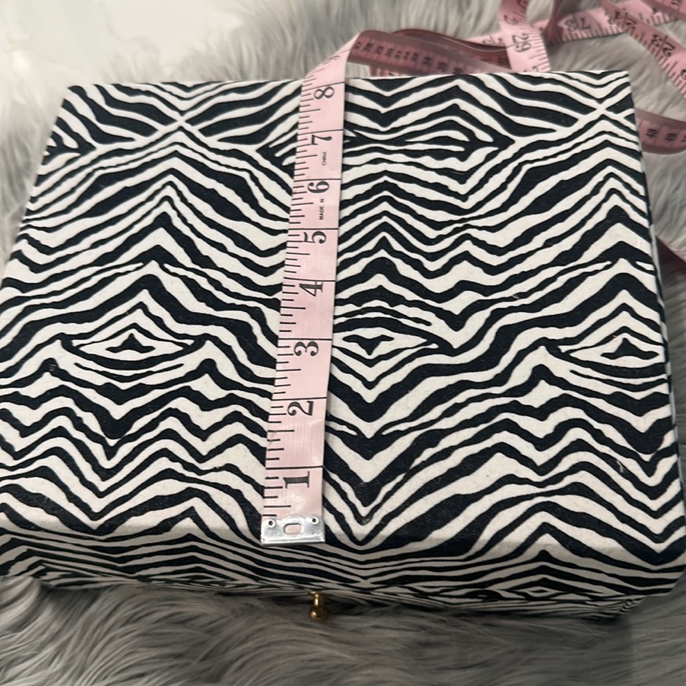 Mixed Box Bundle - Picture 14 of 14